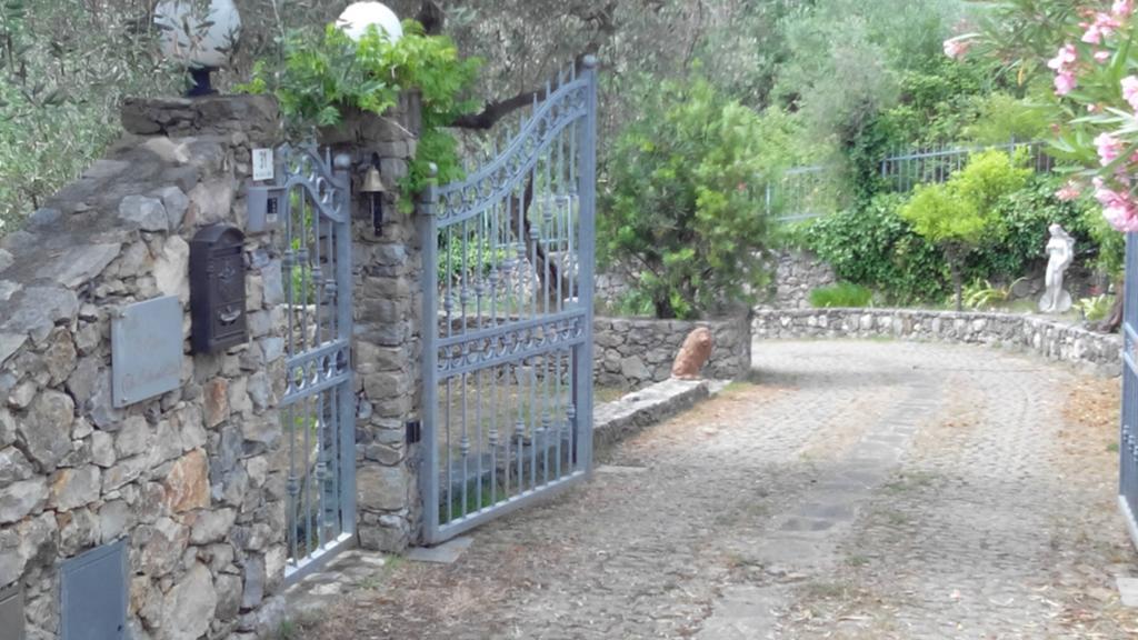 Villa Il Pettirosso La Spezia Bagian luar foto